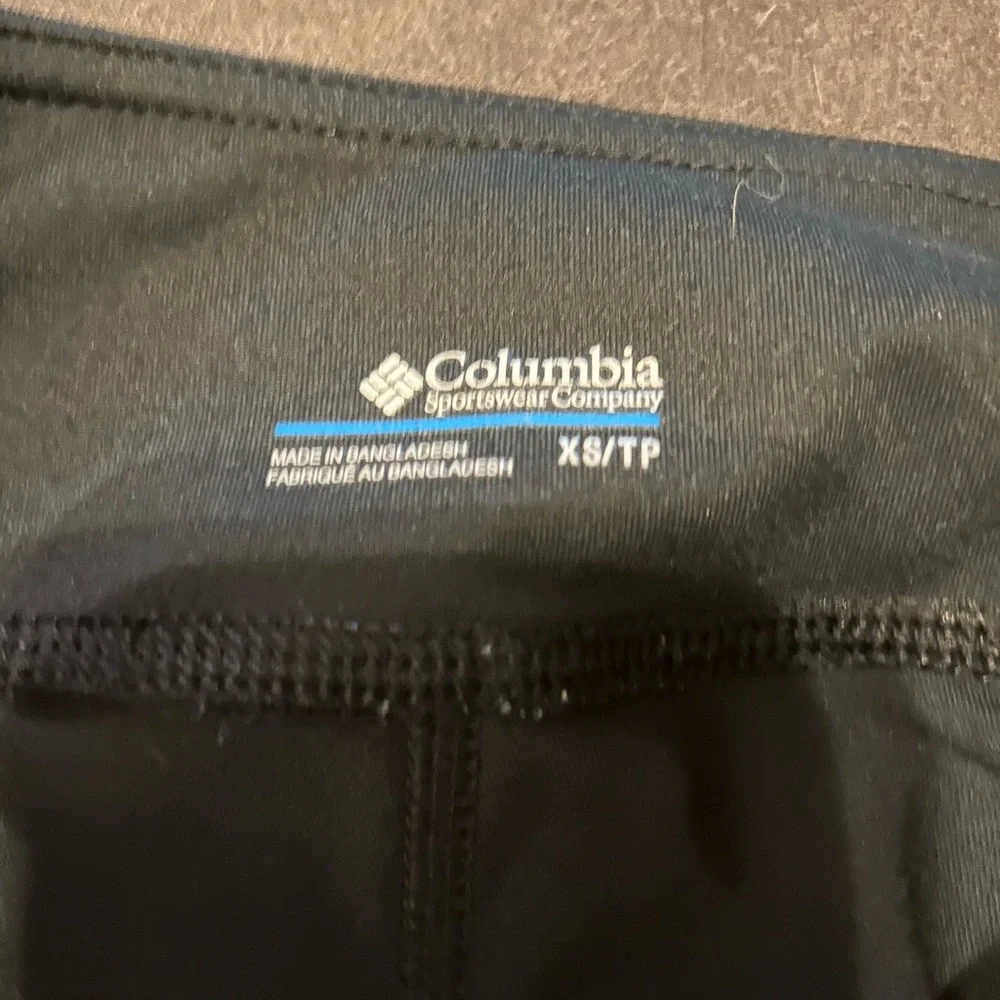 Columbia Black Capris Stretchy Athletic Wear - Picture 2 of 3